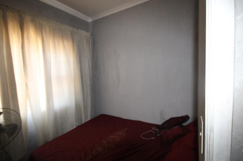 2 Bedroom Property for Sale in Goodwood Central Western Cape